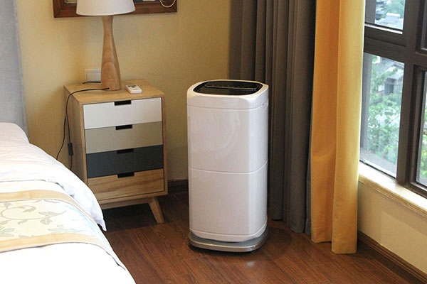 你好，我叫“回南天”，你看這水珠多愛我！